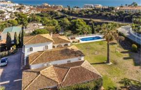 6 Bedroom Stunning Home In Las Lagunas De Mijas